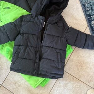 Kids ski set! Puffer jacket, snow bib and green snow pants